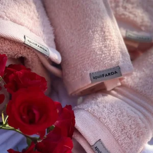 Toalhas profissionais de alta qualidade, perfeitas para estética, spa e salões de beleza. Suaves, absorventes e duráveis para o seu negócio.